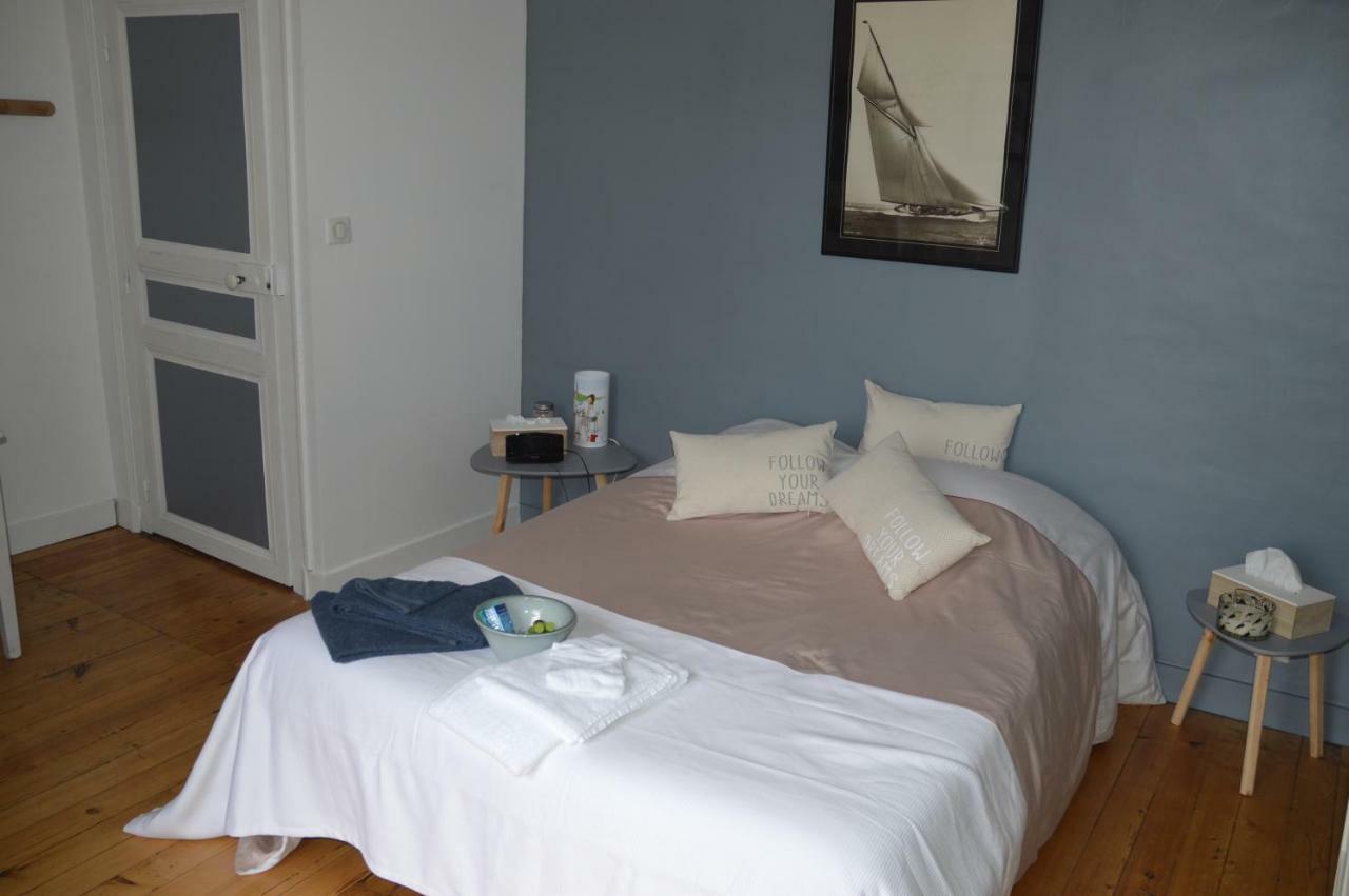 לה מאנש Chambre D'Hotes Les Ecuries מראה חיצוני תמונה