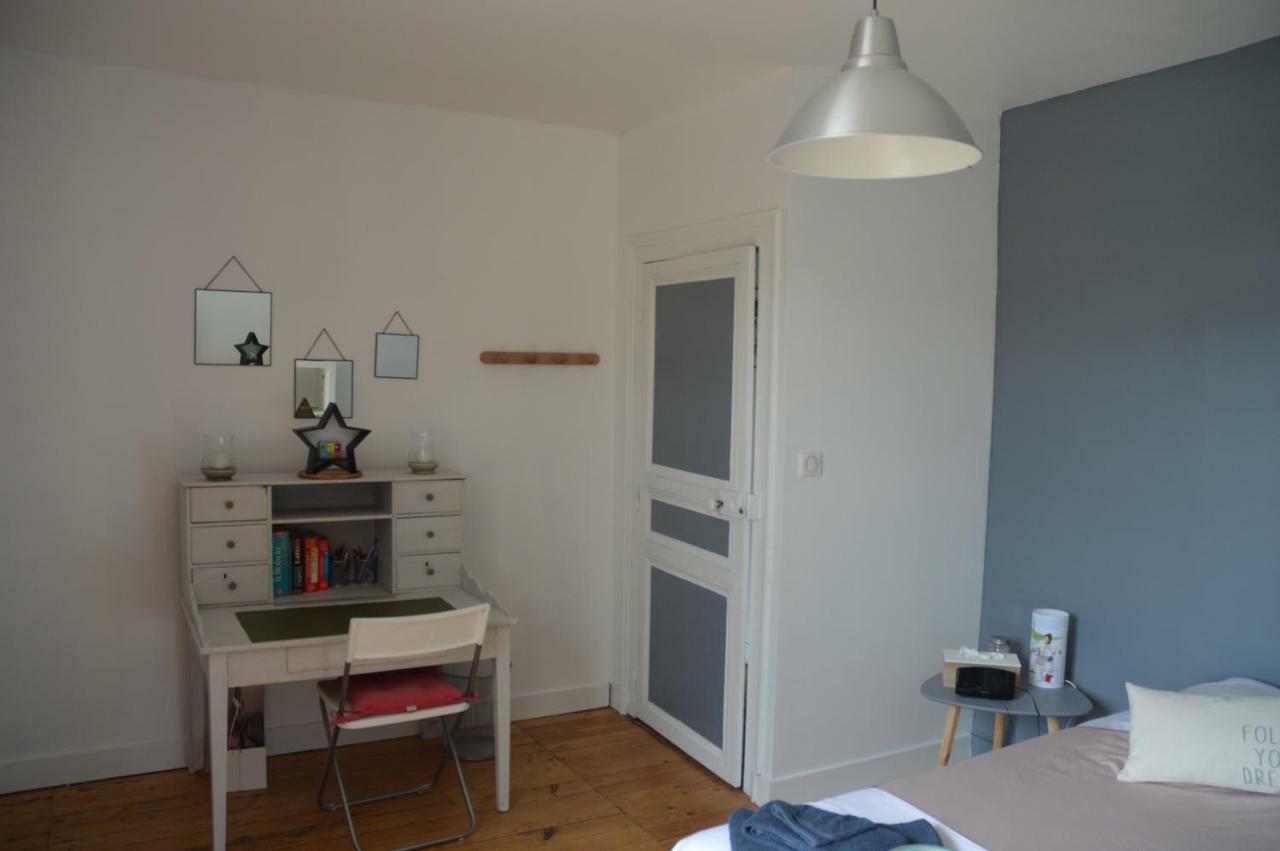 לה מאנש Chambre D'Hotes Les Ecuries מראה חיצוני תמונה