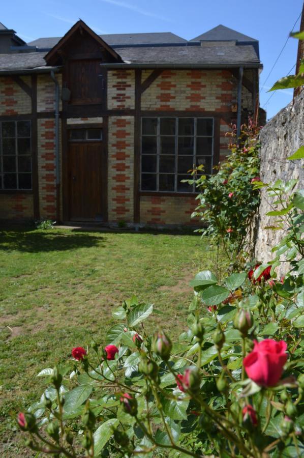 לה מאנש Chambre D'Hotes Les Ecuries מראה חיצוני תמונה